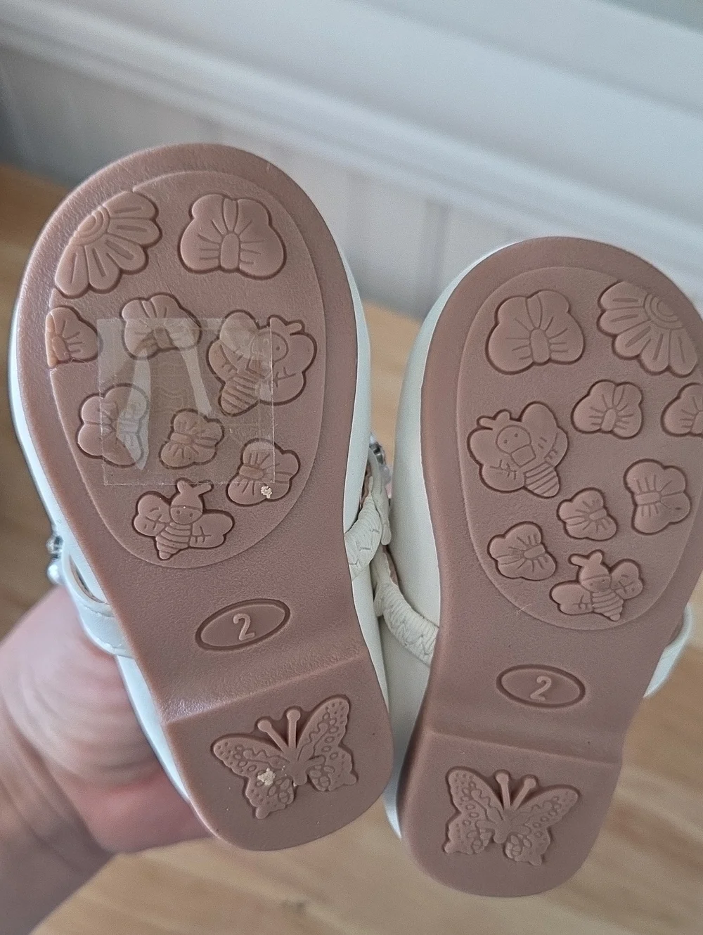 Tip Top Kids Baby Girl White Mary Jane Shoes 2 New